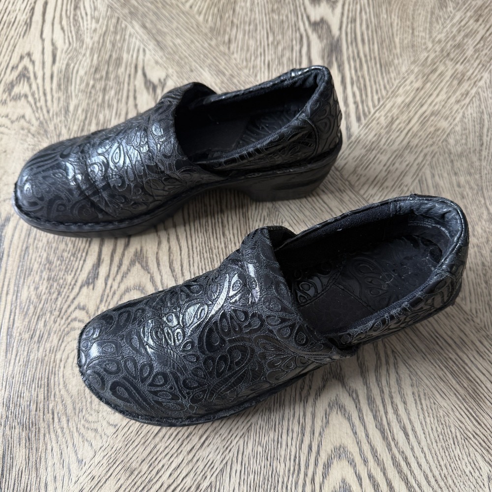BOC Peggy Clogs Womens 9W Black Tooled Leather Textured Paisley Slip On Classic